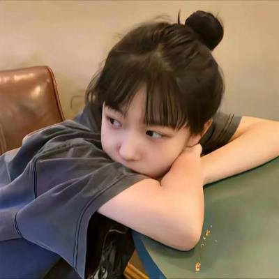 蒙娜丽莎与血月亮